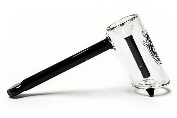 Bubbler „Klaus“ – 15,5cm – 8,5cm 2 Bubbler Klaus Seitenansicht aus Borosilikatglas, ca.15,5cm lang und ca.8,5cm hoch, schwarzer gedrehter Schlitzdiffusor