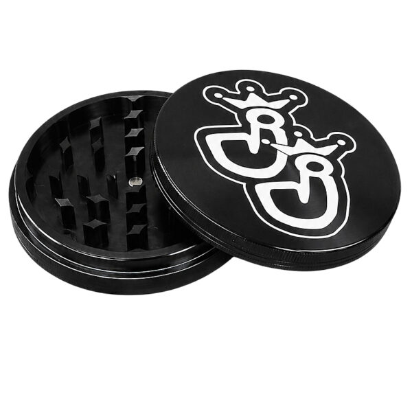Maxigrinder aus Aluminium geöffnet