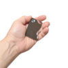 Scheckkartenpfeife aus Edelstahl in der Hand – 8,3x5cm