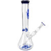 Dolomit Bong aus 5mm Glas in Seitenansicht mit verlängertem Kickloch, Schlitzdiffusor und blauem Mundstück