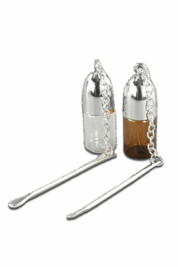Dosierer-Flaeschchen-mit-Loeffel-snorter