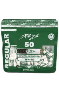 50 Purize Regular Size Aktivkohlefilter weiß im grünen Vorratsbeutel mit 9mm Format und weißer Filter-Ausführung.