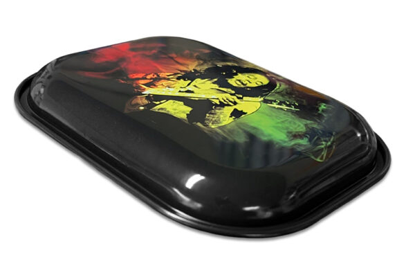 Rückseite des Rolling Trays aus Metall im Bob-Marley-Guitar-Design