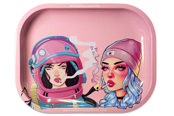 Rolling Tray „Cosmic Girls“ – Metall, 18 × 14 cm, einseitig bedruckt