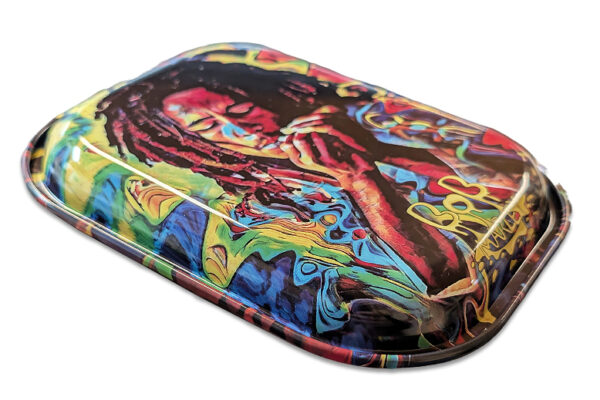 Rückseite vom Rolling Tray „Reggae Spirit 2“ aus Metall, buntes Reggae-Motiv, 18 × 14 cm, beidseitig bedruckt