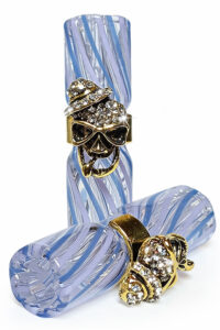 Glastip 7-Loch mit Metall Totenkopf und 27 Glitzersteinen Ø12mm 4,3cm