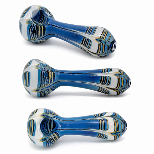 Blaue Spoonpipe aus durchgefärbtem Glas mit 12cm Länge und linksseitigem Kickloch