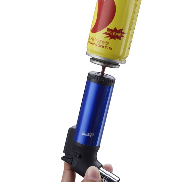 Jet Flame Lighter 4 Blueflames von Champ beim Nachfüllen mit Gas