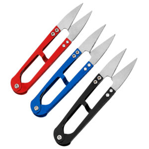 Blütenschere aus Metall mit scharfen Klingen in verschiedenen Farben.