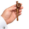Schlichte Holzpfeife ca. 13cm – Größenansicht in der Hand